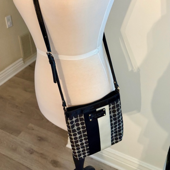 kate spade Handbags - Kate Spade Black and Cream Crossbody Bag EUC